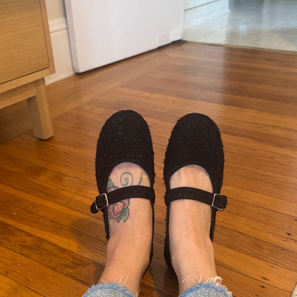 Zara Black Textured Flats - Picture 3 of 4